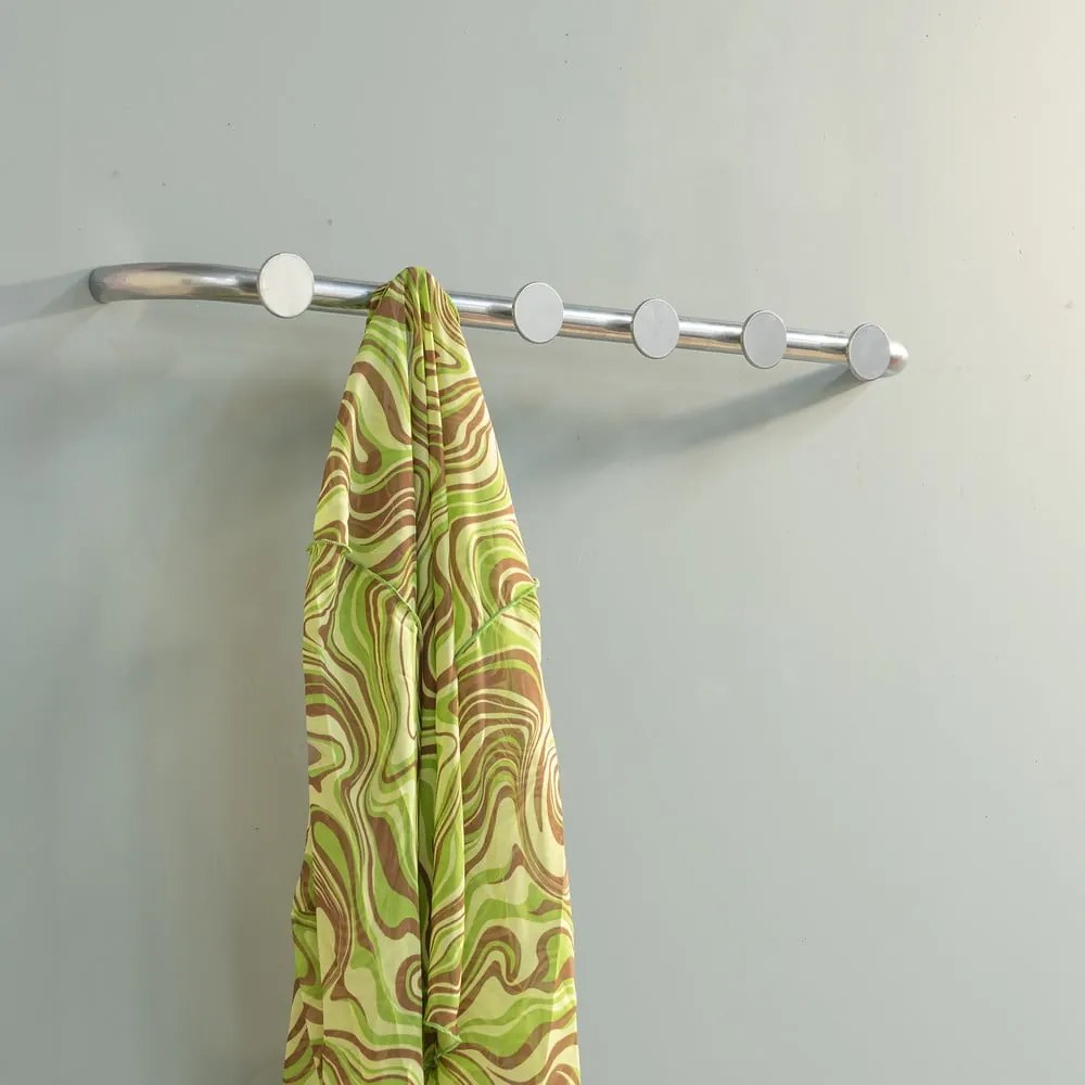 Kovový nástenný vešiak v striebornej farbe 75 cm Retro – Spinder Design