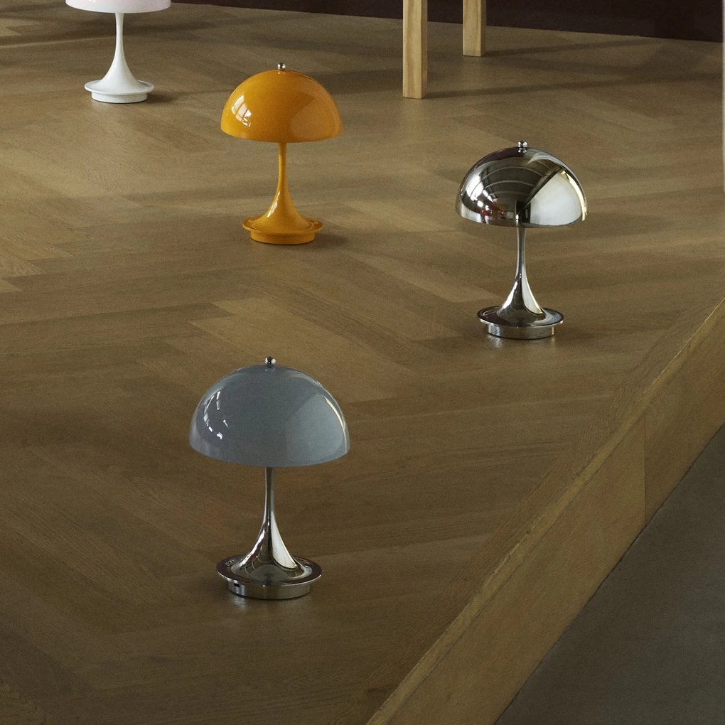 Louis Poulsen Prenosná lampa Panthella 160 V3 Opal Bluegrey/Chrome