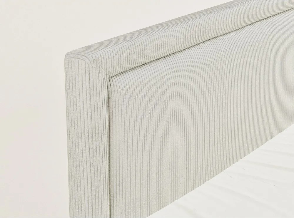 Krémová boxspring posteľ s úložným priestorom 160x200 cm Fresco – Maison de Rêve