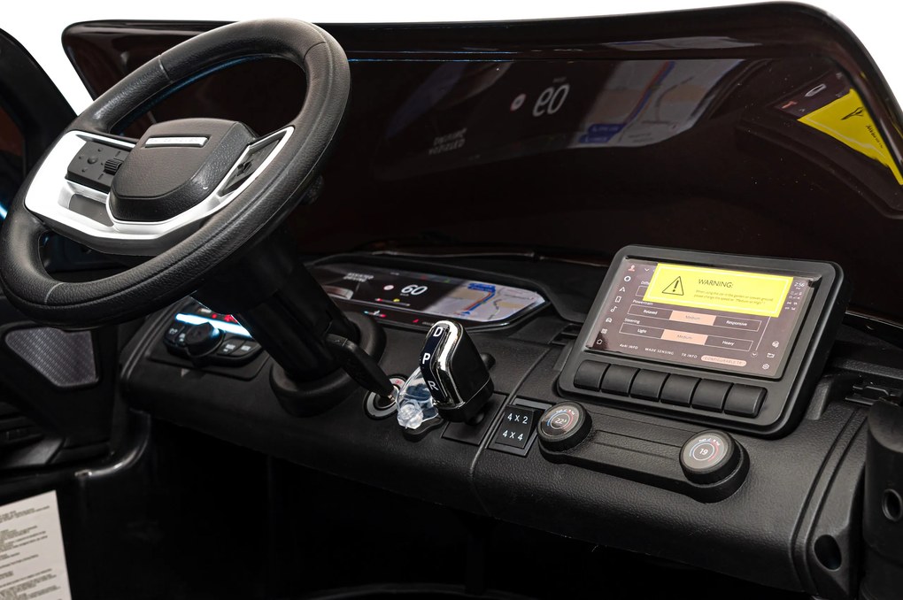 Ramiz Zdvihák Range Rover SUV čierny