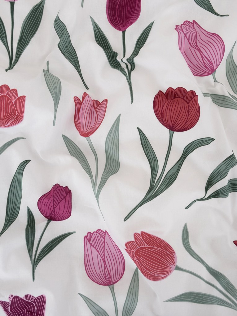 Bavlnená obliečka na vankúš Renforcé 50 × 70 cm - Kvety tulipánov fialovej