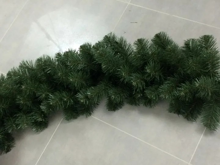Dekorstudio Vianočná dekorácia Girlanda 300cm
