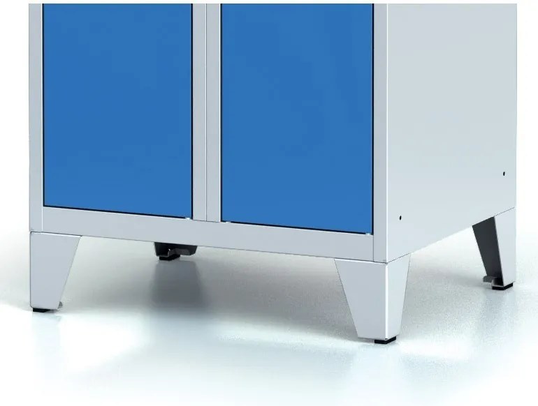 Kovová šatníková skrinka S7 na nohách, 2-dverová, 1904 x 600 x 500 mm, demont, cylindrický zámok, sivé dvere