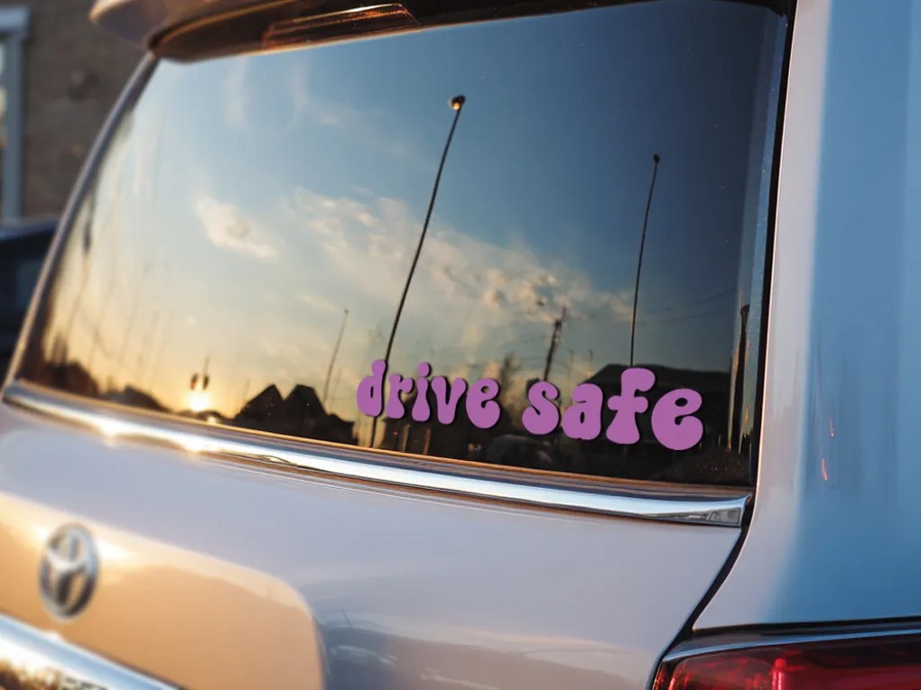 Nálepka na zrkadlo S37 – Drive safe