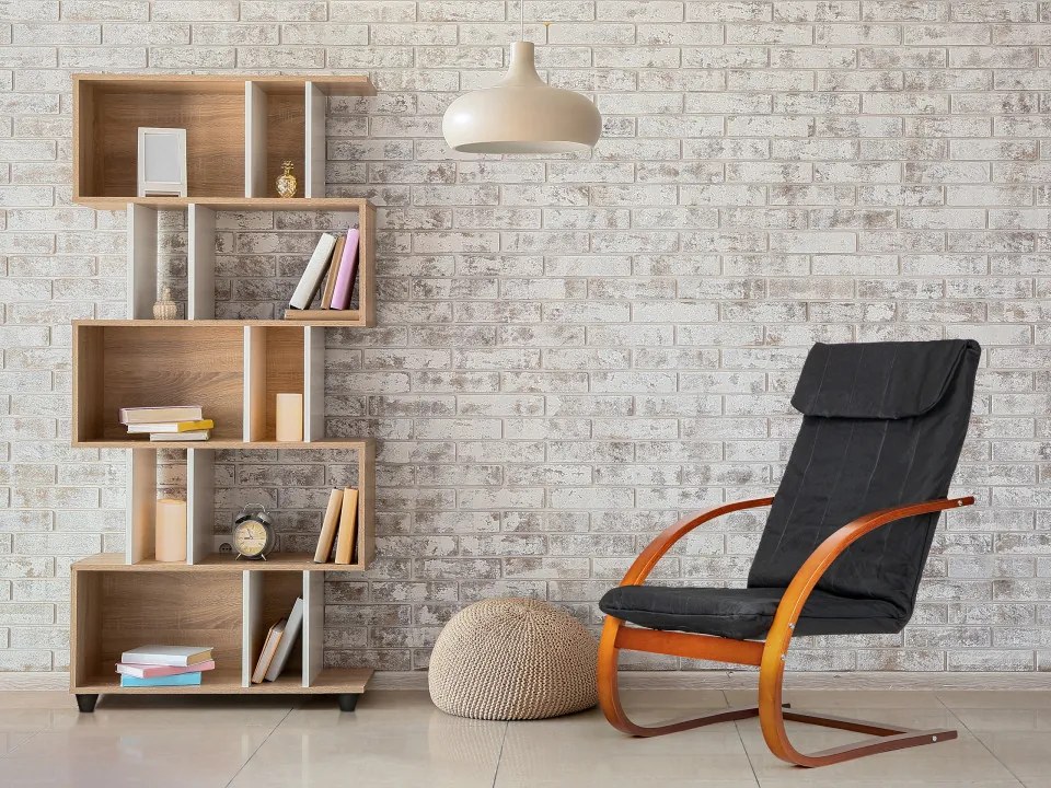 ModernHome Fínske hojdacie kreslo - šedé s hnedým rámom