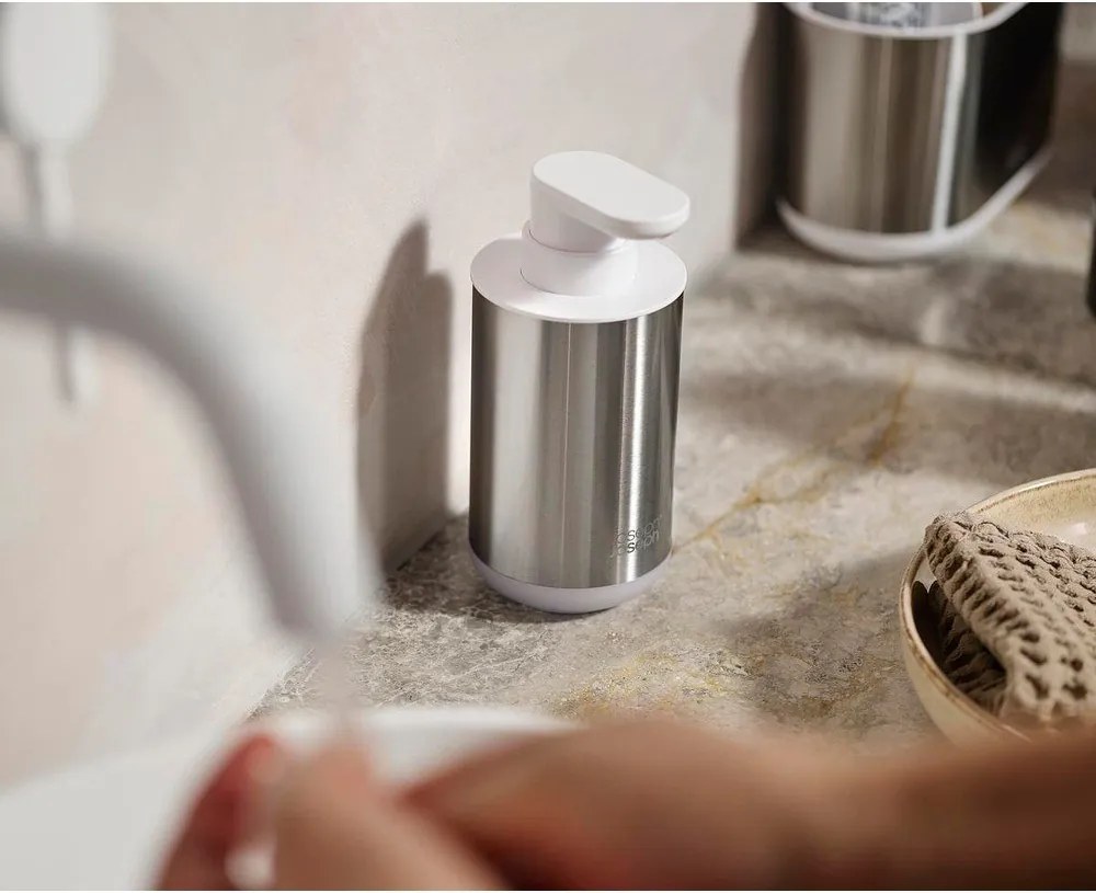 Dávkovač mydla z nehrdzavejúcej ocele v striebornej farbe 300 ml Duo Steel – Joseph Joseph