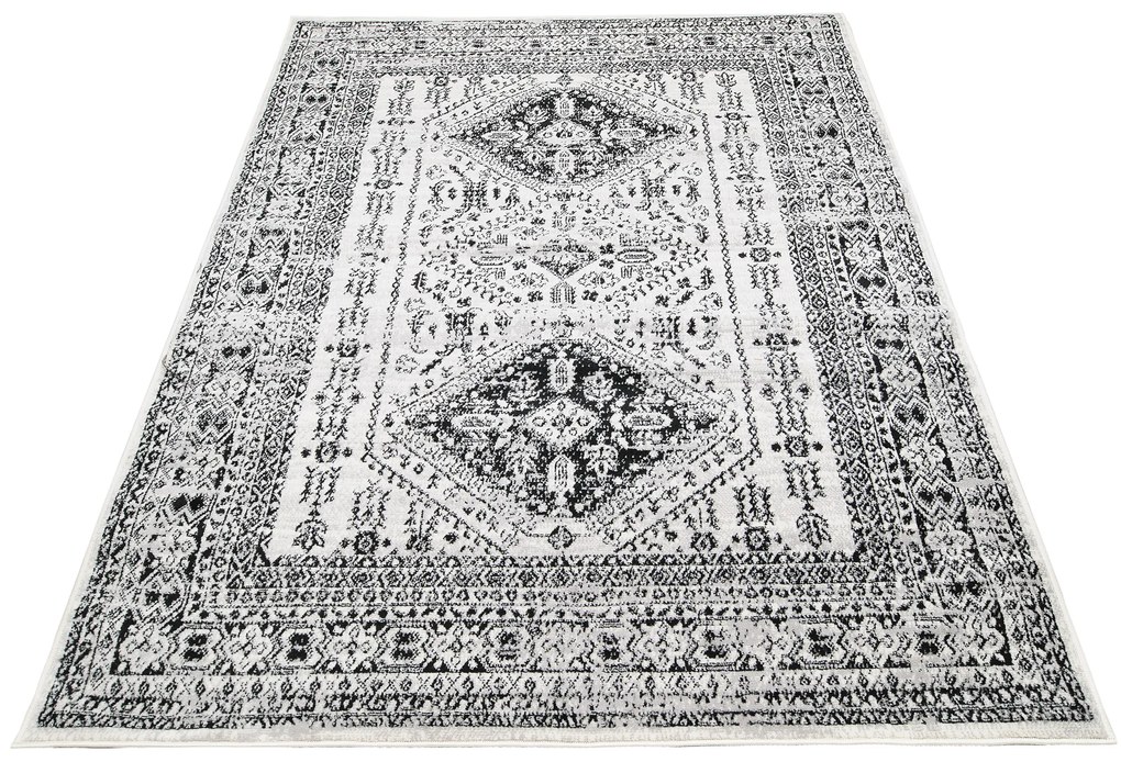 Koberec 4620C CREAM / BLACK GRACE Veľkosť: 120x170cm