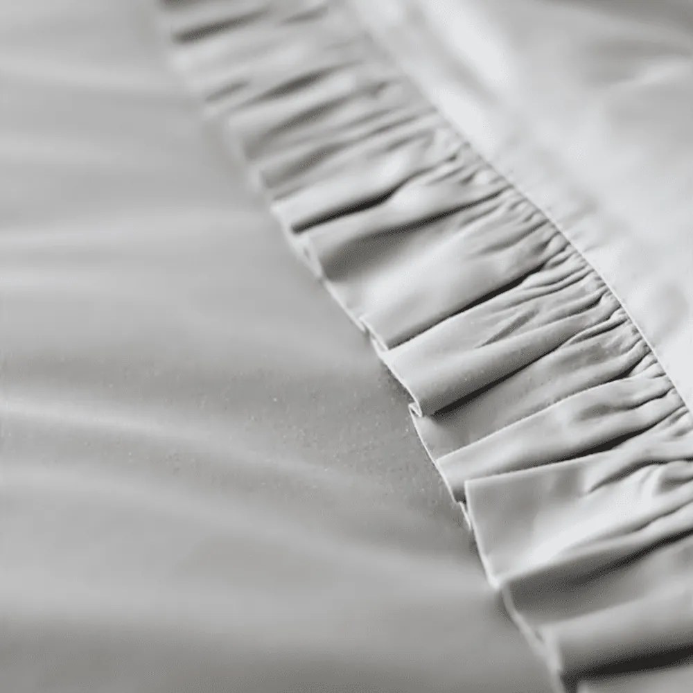 Sada do postieľok s volánom tmavo šedá 50x65cm