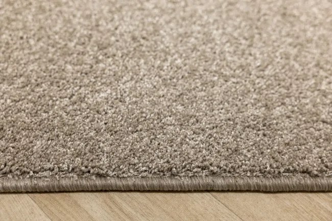 Metrážny koberec Piccadilly 92 ab béžový