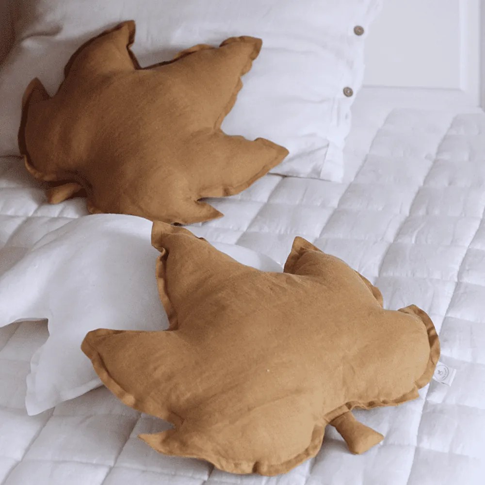 Ľanový vankúš javorový list karamelová 43x43 cm