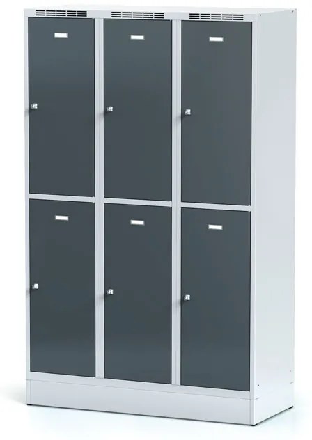 Alfa 3 Šatníková skrinka na sokli s úložnými boxami, 6 boxov, 1920 x 1200 x 500 mm, otočný zámok, tmavosivé dvere