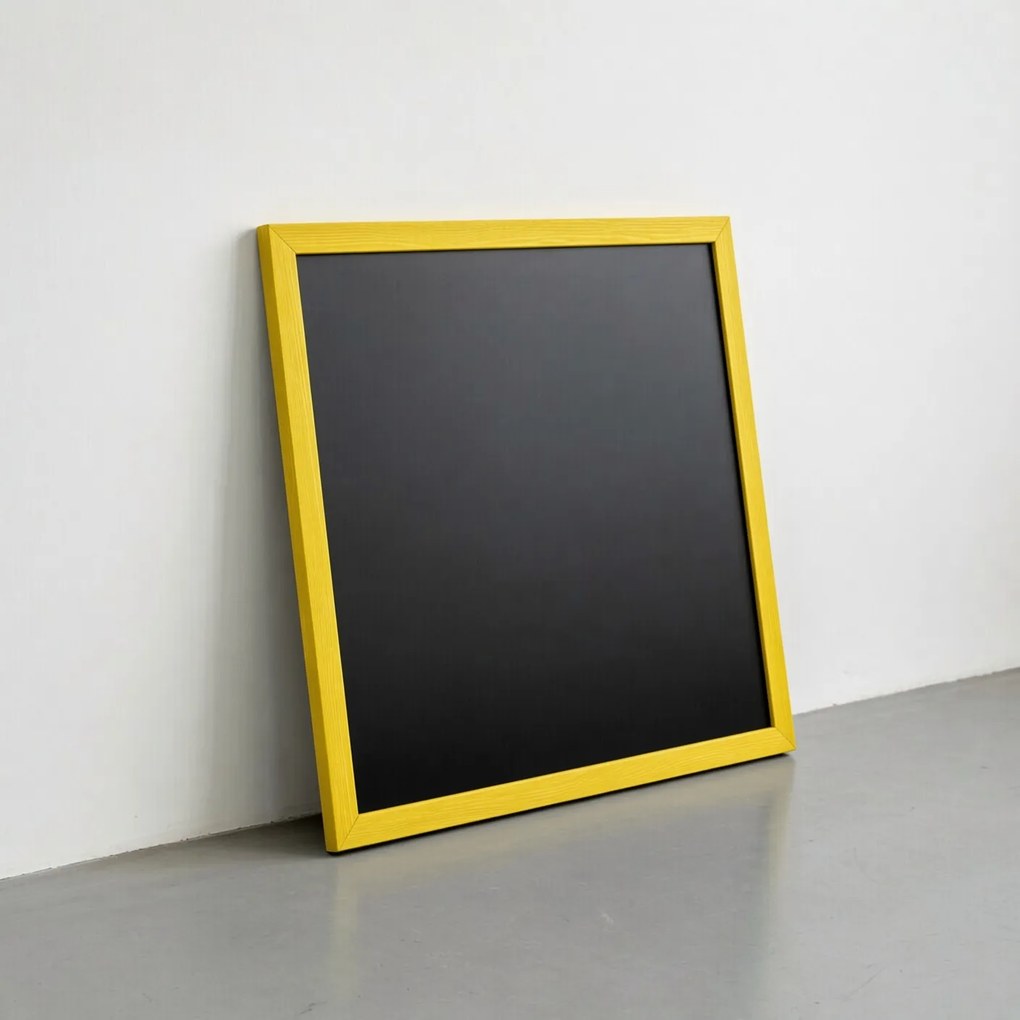Toptabule.sk  Čierna kriedová tabuľa v žltom drevenom ráme COLOR 90x120 cm