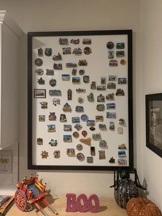 Toptabule.sk Biela tabuľa na magnetky v drevenom čiernom ráme 150x100 cm