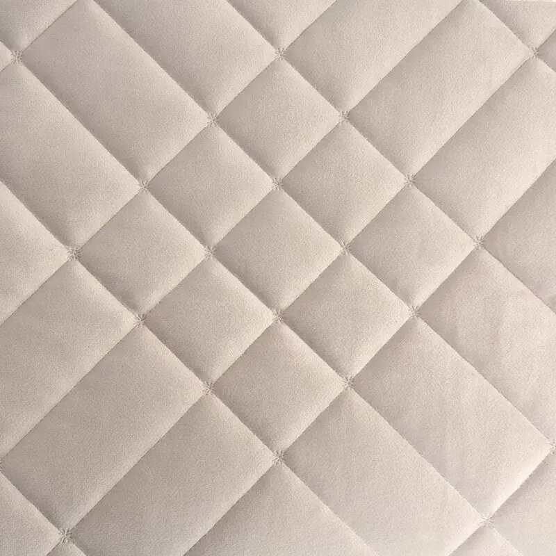 Dekorstudio Elegantný zamatový prehoz na posteľ RIA6 - krémový Rozmer prehozu (šírka x dĺžka): 220x240cm