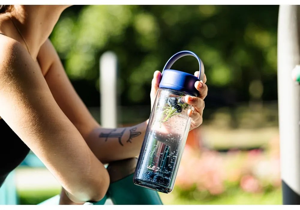 Sklenená fľaša v mentolovej farbe 350 ml Fuori – Vialli Design