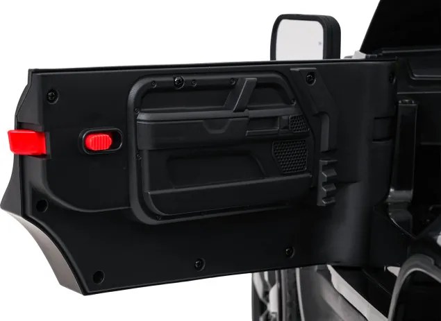 Elektrické autíčko Land Rover Defender čierne