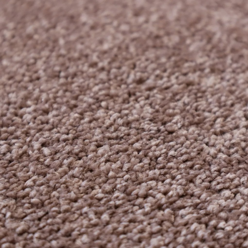 ITC, Metrážny koberec Feliz 068, na mieru, šíře 4m, ružová, filc, detská izba