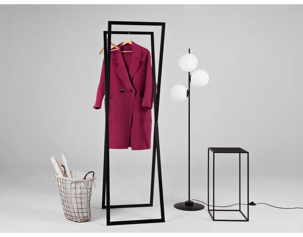 Čierny kovový vešiak CustomForm Rosett