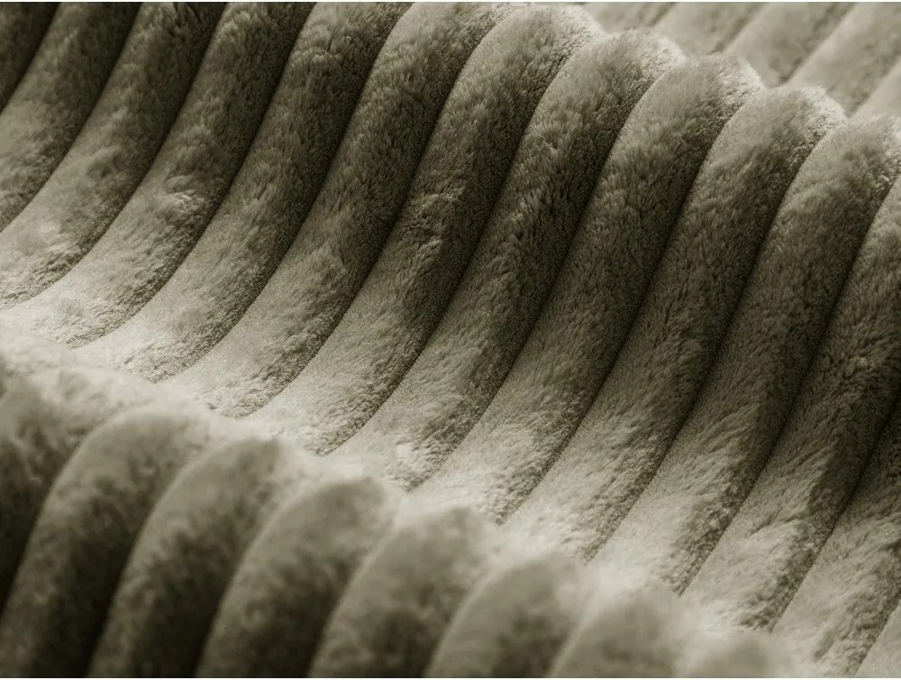 Zelená čalúnená dvojlôžková posteľ s úložným priestorom s roštom 160x200 cm Martina – Micadoni