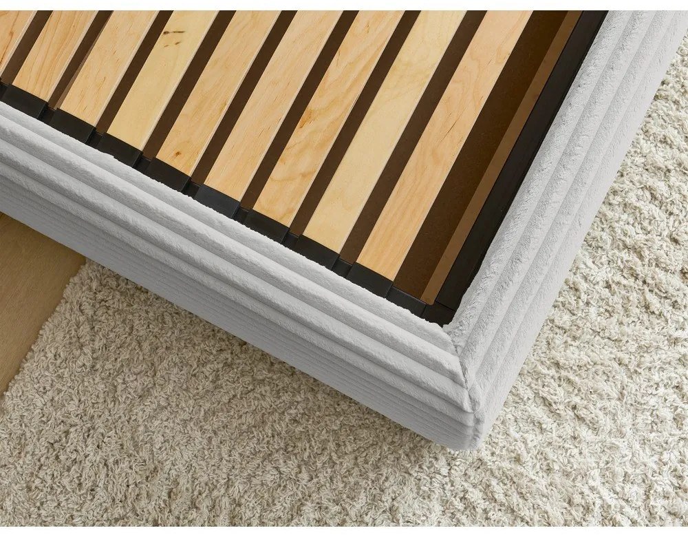 Svetlosivá čalúnená dvojlôžková posteľ s úložným priestorom a roštom 160x200 cm Jade – Bobochic Paris