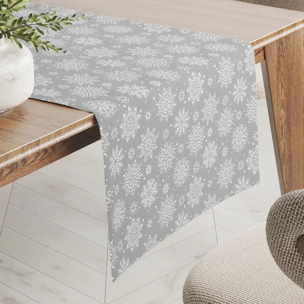 Biante Saténový behúň na stôl LUP-504 Snehové vločky na striebornom 45x120 cm