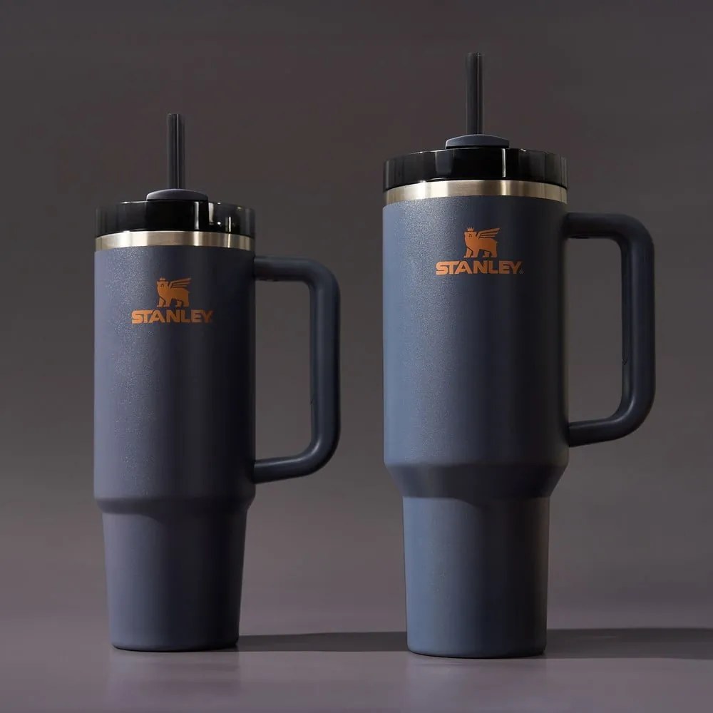 Tmavomodrá termoska so slamkou z nehrdzavejúcej ocele 1,18 l Quencher H2.0 FlowState Tumbler Twilight – Stanley