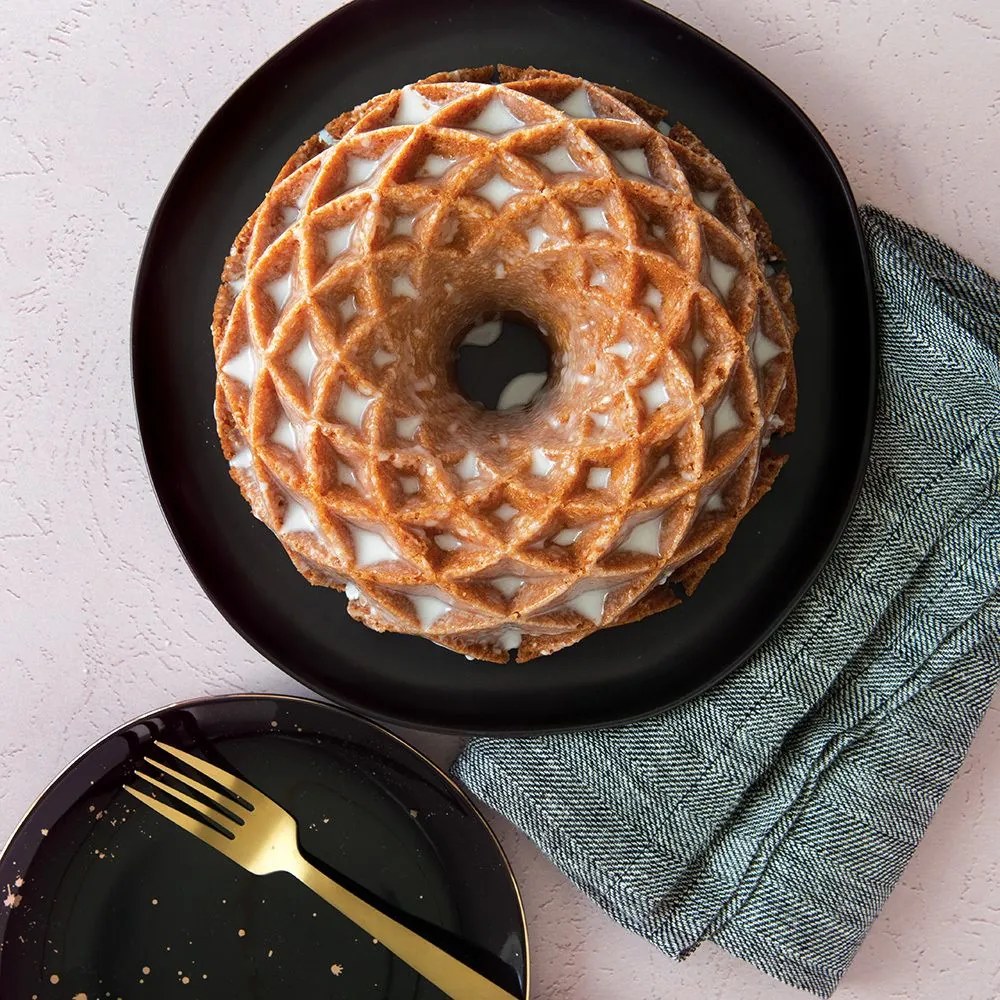 Nordic Ware Hliníková forma na bábovku Jubilee Gold