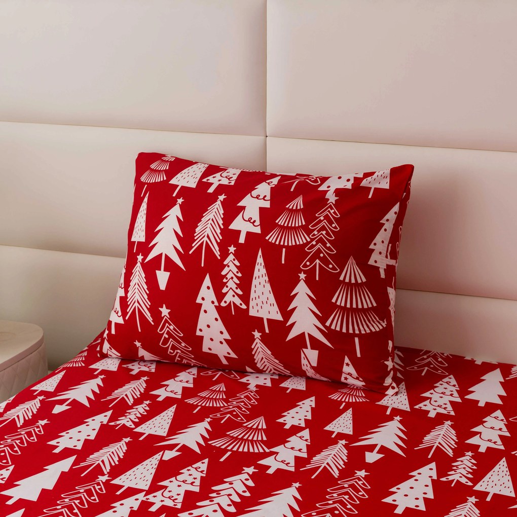Obliečky z mikrovlákna CHRISTMAS TREES červené Rozmer obliečky: 70 x 90 cm | 140 x 220 cm