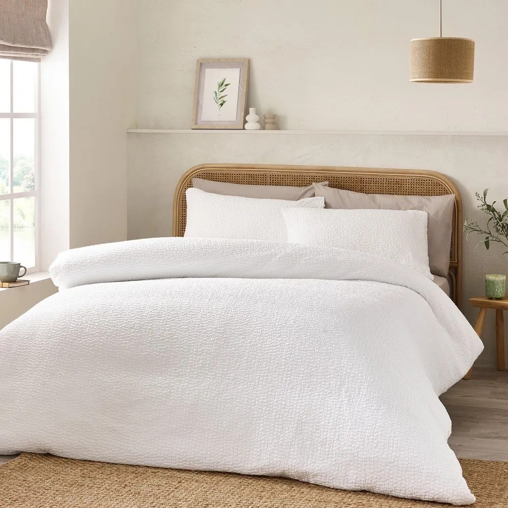 Biele krepové obliečky na dvojlôžko/predĺžené 230x220 cm Crinkle Seersucker – Catherine Lansfield