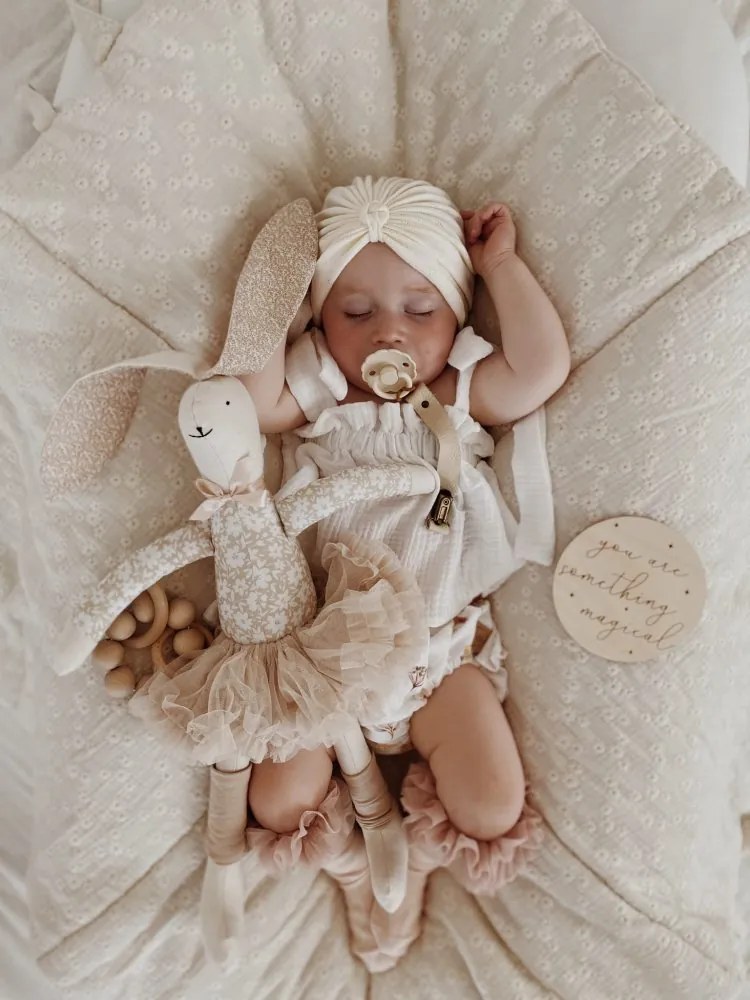 Plyšový zajačik béžový s menom dieťaťa