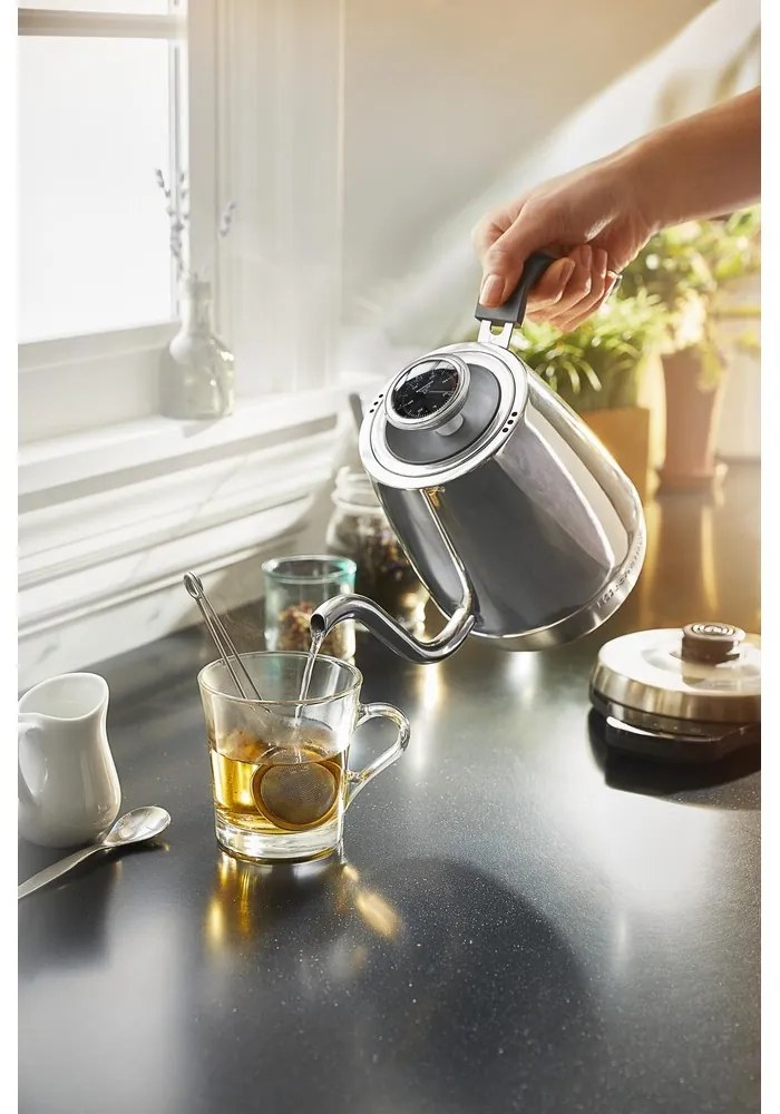 Digitálna rýchlovarná kanvica KitchenAid Digital Precision, 5KEK1032ESS