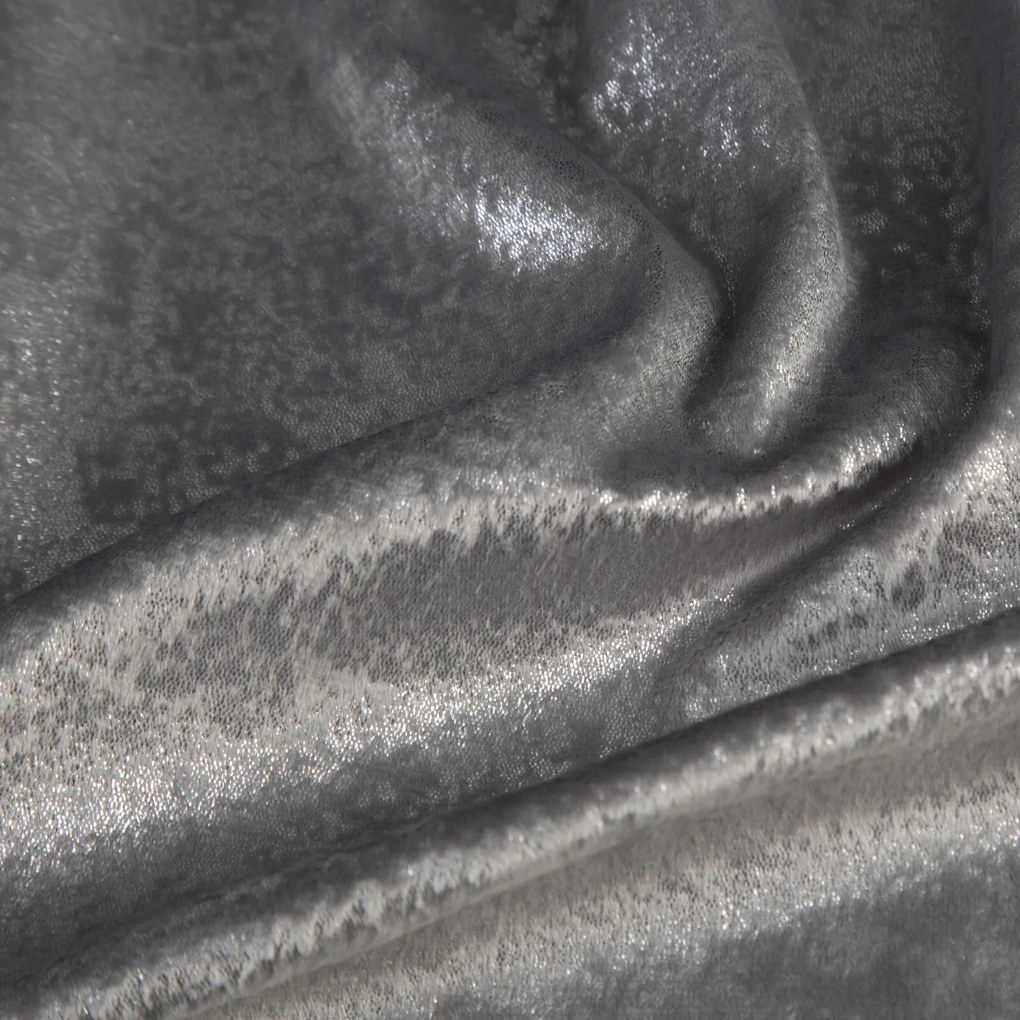 ZATEMŇOVACÍ ZÁVES NA PÁSKE AVENA 135X270 CM VZOROVANÁ