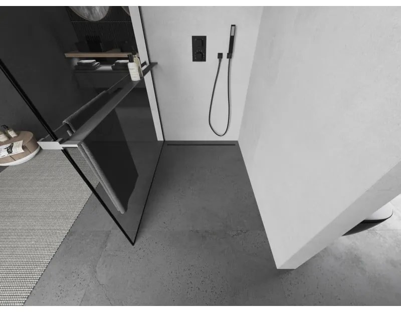 Mexen Kioto+, sprchová zástena Walk-In s poličkou a vešiakom 110 x 200 cm, 8mm číre sklo čierny vzor, grafitový profil, 800-110-121-95-70