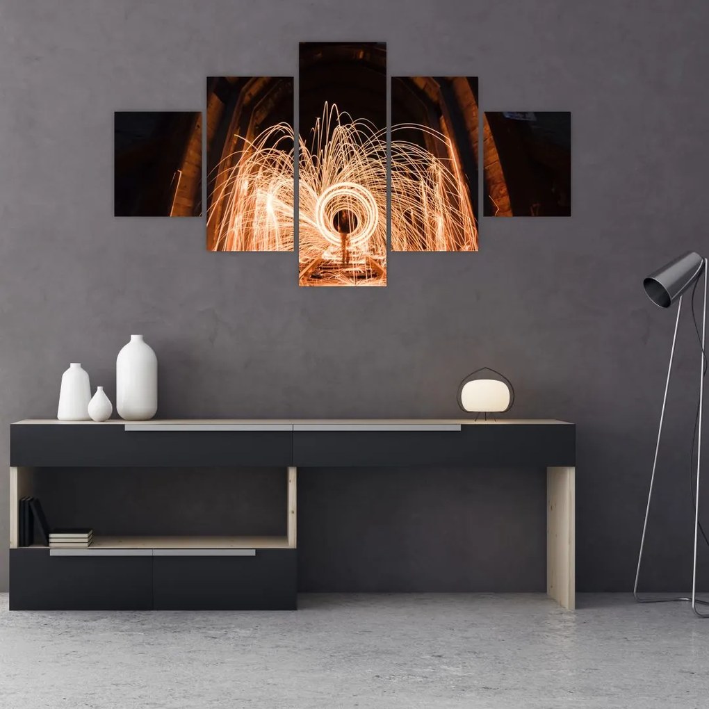 Obraz - Svetelná show na koľajniciach (125x70 cm), 40 ďalších rozmerov