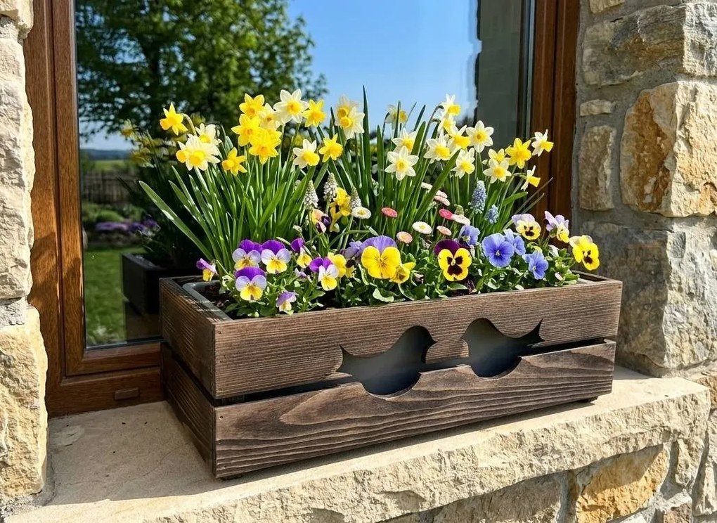 AMADEA Drevený obal na kvetináč tmavý s vtáčikmi, 52x21,5x17cm, český výrobok