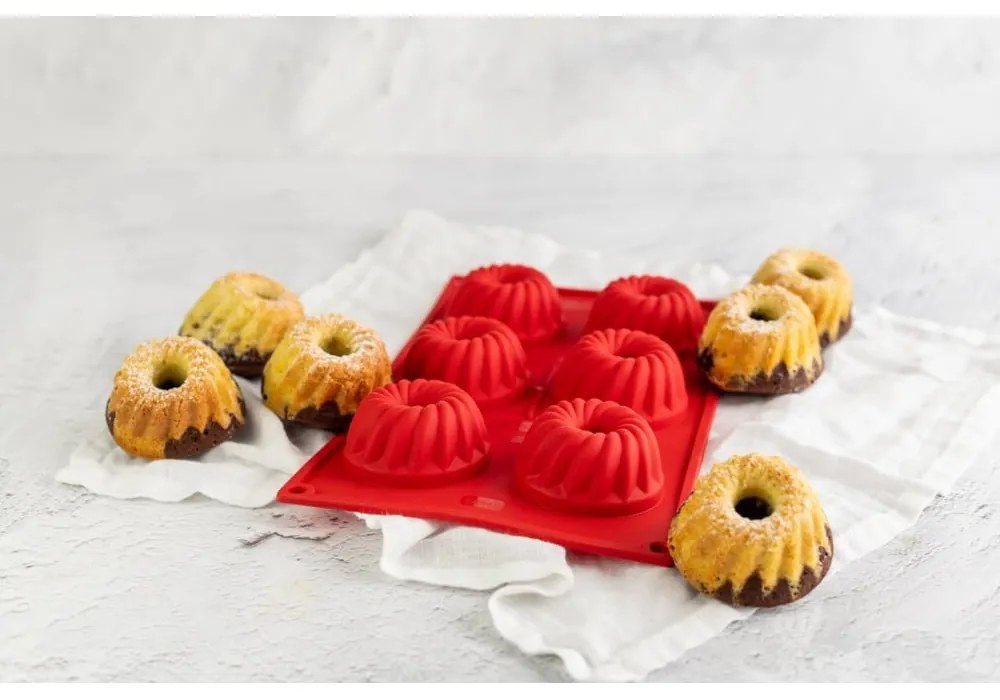 Červená silikónová forma na 6 mini báboviek Dr. Oetker Flexxibel Love