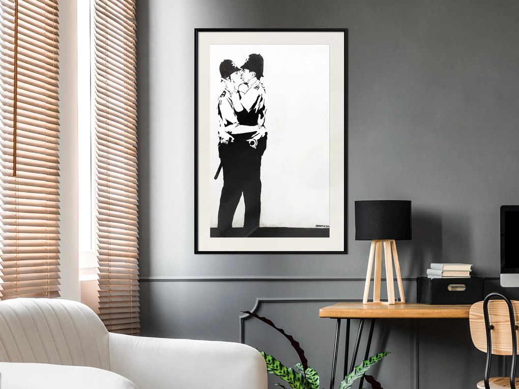 Artgeist Plagát - Policemen Kissing [Poster] Veľkosť: 20x30, Verzia: Zlatý rám