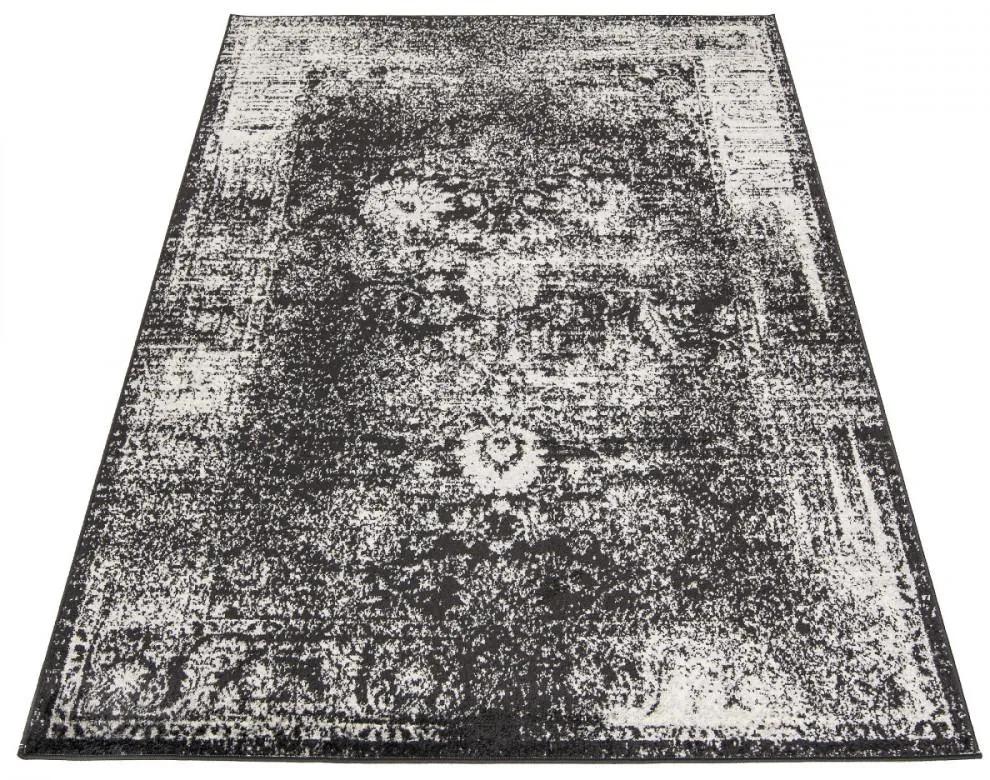 Kusový koberec Chavier čierny 140x200cm