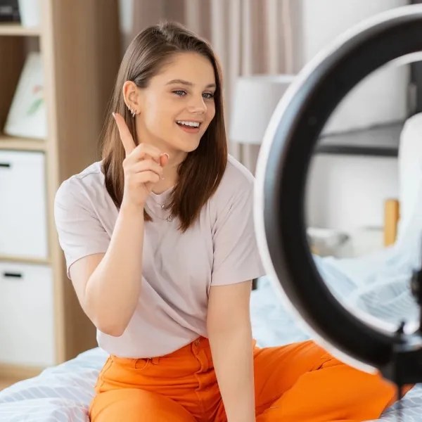 LED Stmievateľná lampa so statívom a držiakom na vlogovanie LED/15W/5V 2700-6500K