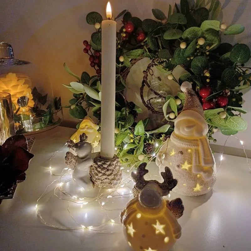 DECOLED Keramický sob, 7,3 x 6,5 x 9,3 cm, teple bílá, 2xLR44