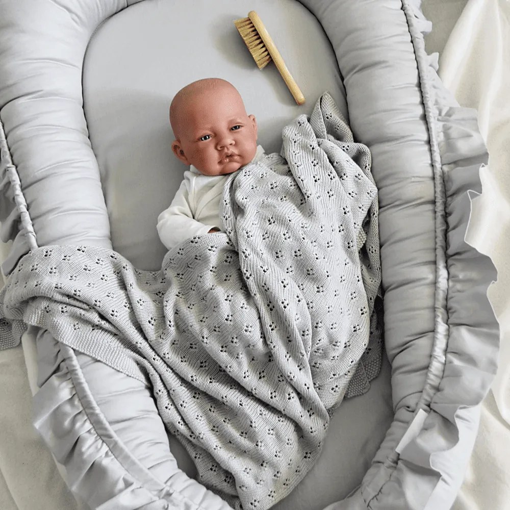 Saténovo bavlnené hniezdo pre bábätká šedá