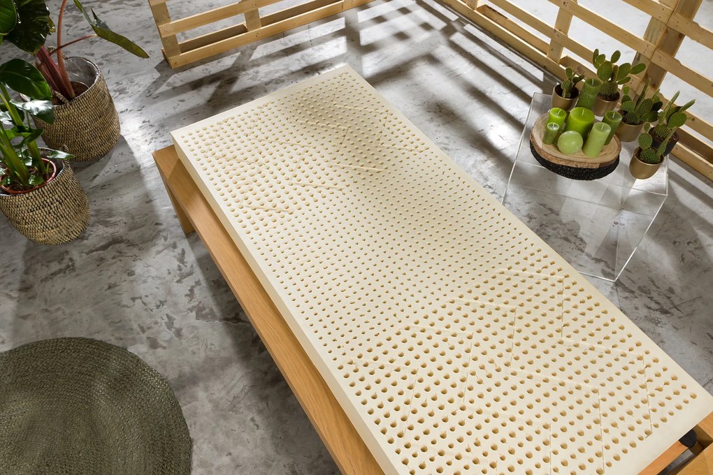 Novaya Latexový matrac EKO 100% prírodný (multizónový) Rozmer: 190x80, Poťahová látka: Medicott Silver (prémiový poťah), Tvrdosť matraca: Stredne Tvrdý (72-77 kg/m3)