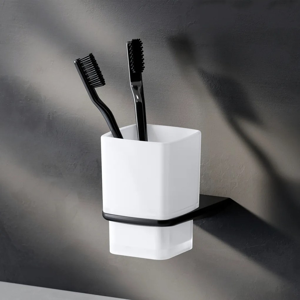 Sklenený pohár na zubné kefky AM.PM Inspire 2.0 AIB34322 nástenný, čierny