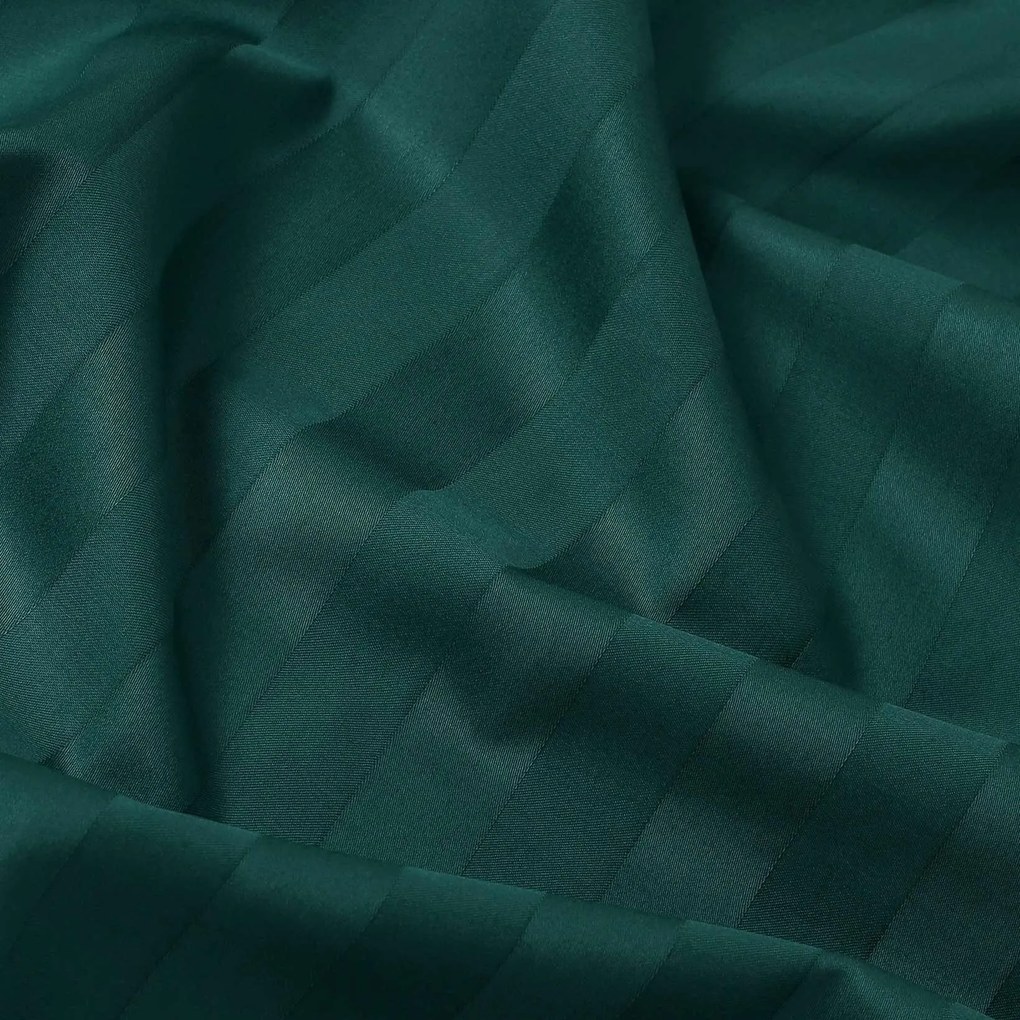 Goldea damašková napínacia plachta - tmavo zelené prúžky so saténovým leskom 180 x 200 cm