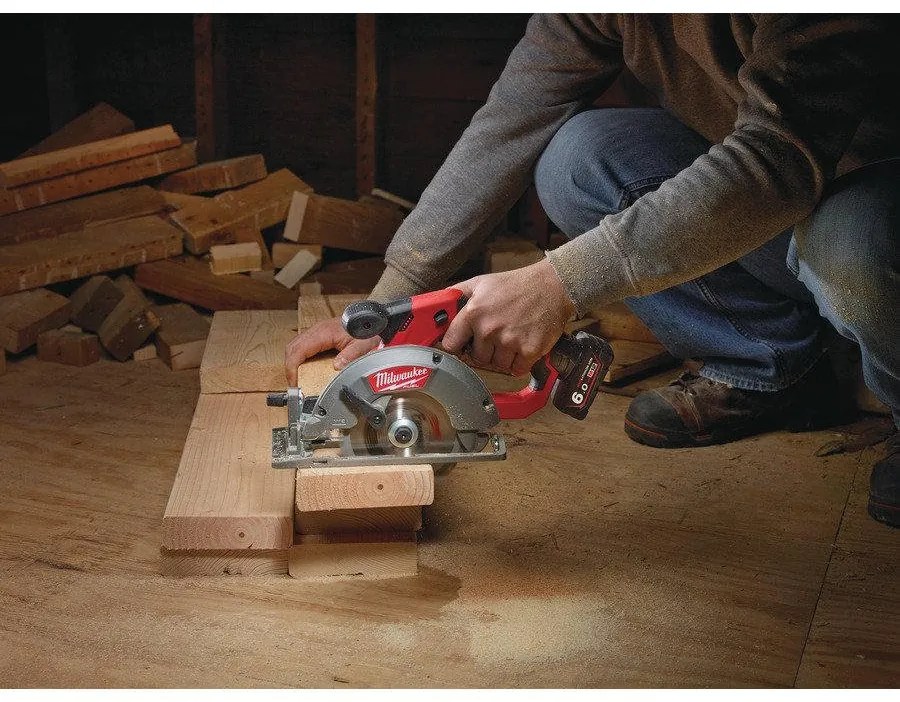AKU píla okružná - MILWAUKEE M12 CCS44-602X; 140 mm; 12 V