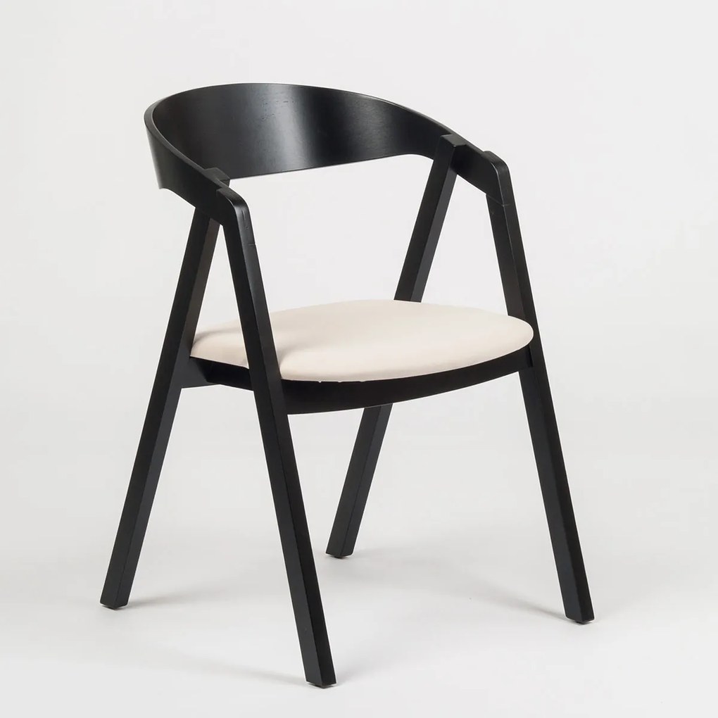 Stima stolička GURU buk s čalúneným sedákom Vyberte odtieň ->: Čierna, Vyberte látku ->: CARABU crema 86