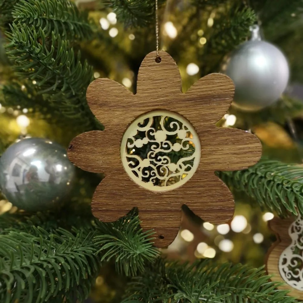 AMADEA Drevená ozdoba z masívu s vkladom - kvet s ornamentom 10 cm