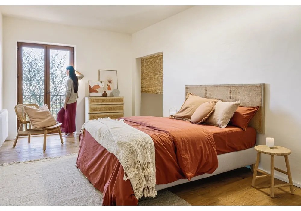 Komoda so 4 zásuvkami z dreva Mindi Kave Home Rexit