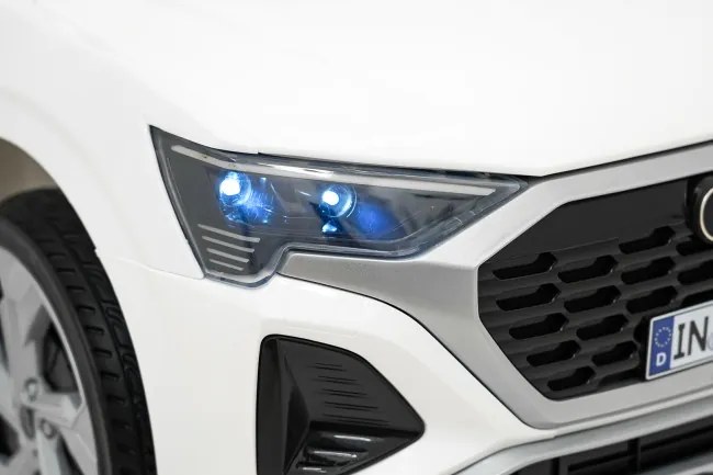 Elektrické autíčko Audi SQ8 biele / sivé