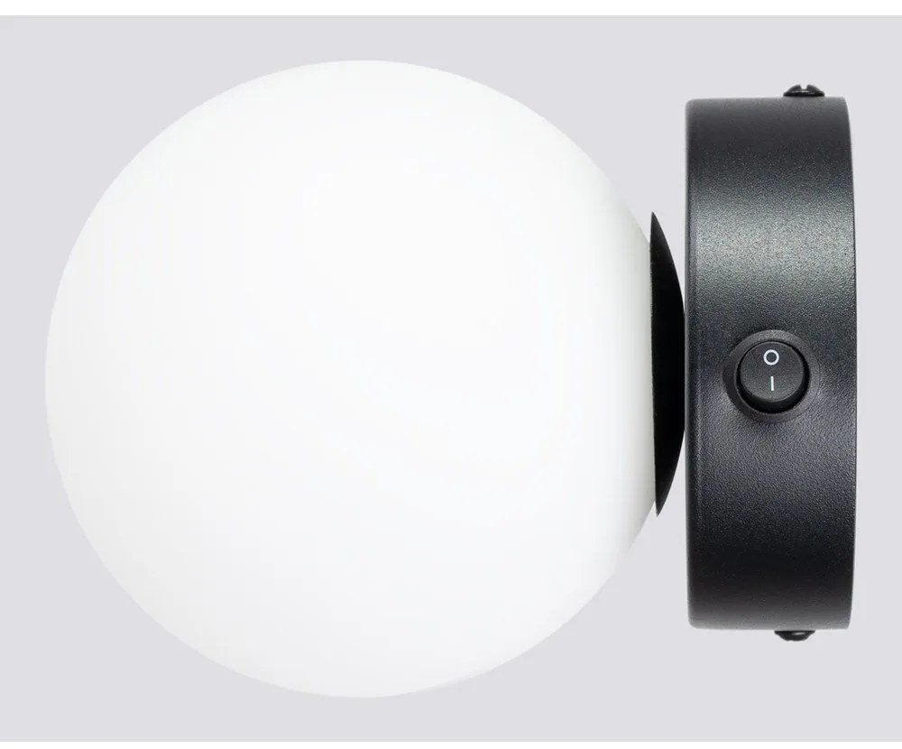 Čierno-biele nástenné svietidlo Blaze – Sollux